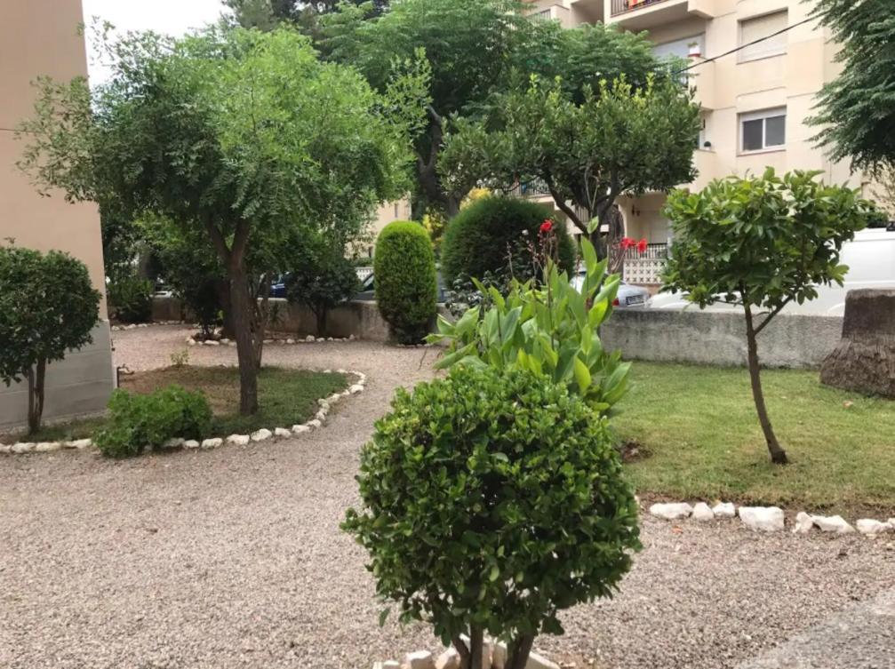 The Apartment Is Next To The Fine Sandy Beaches Vilanova i la Geltrú Exterior photo